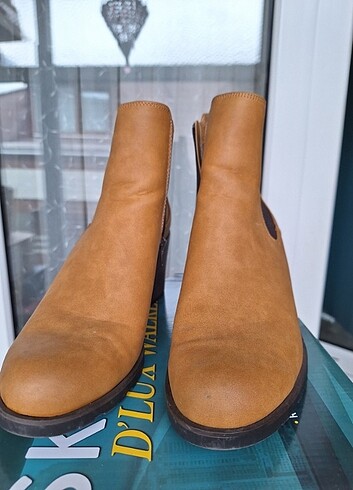 Deichmann Kadın bot