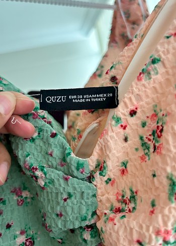 Quzu Çiçek Desenli Drapeli Midi Elbise