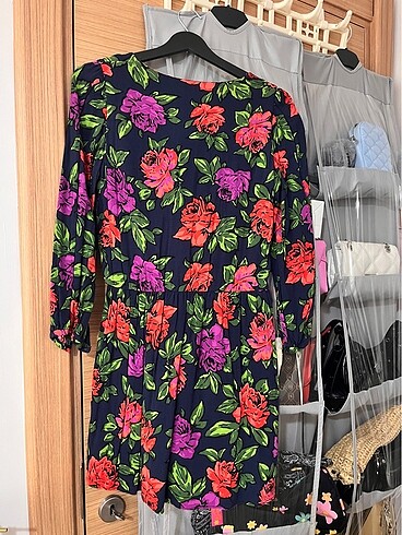 s Beden Zara çiçekli elbise