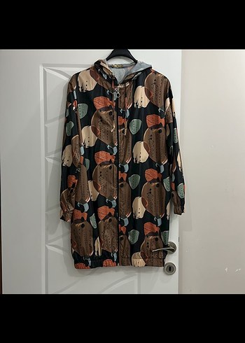 Kadın Kapüşonlu Bağcıklı Renkli Yağmurluk - Görsel 3