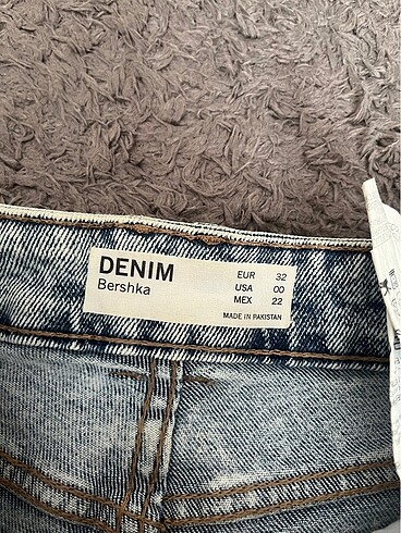 xs Beden mavi Renk Bershka kot şort.
