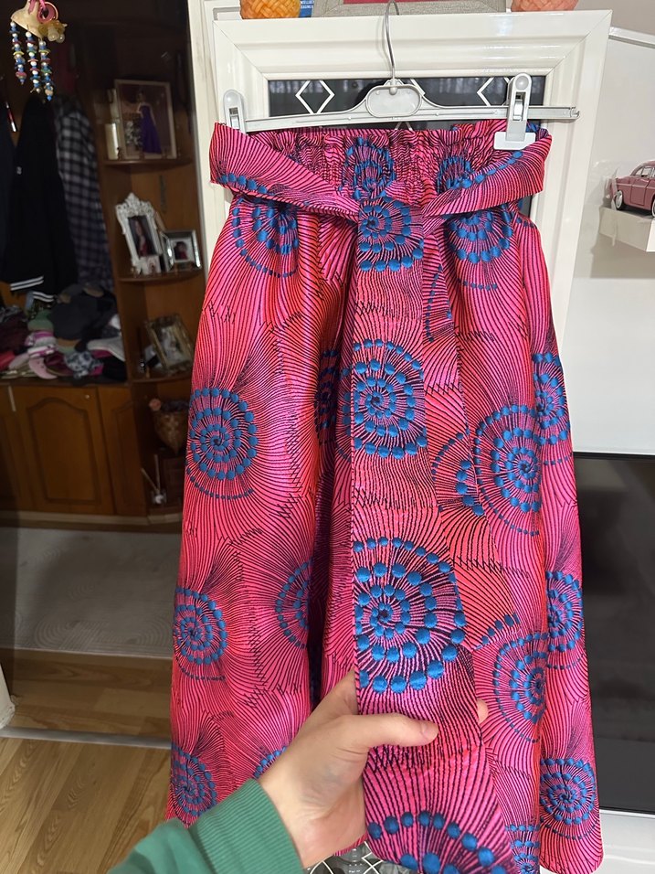 Pembe Batik Desenli Uzun Piliseli Etek - Görsel 3