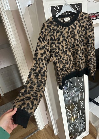 Leopar Desenli Kahverengi Örgü Kadın Kazak - Görsel 3