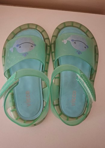 28 Beden Yeşil Baskılı kız Çocuk Sandalet