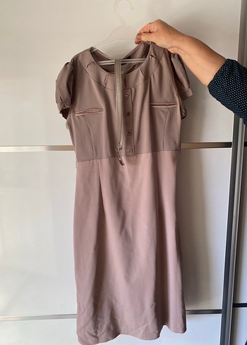 V Yaka Bej Midi Elbise, Düğmeli, Rahat Kesim - Görsel 2