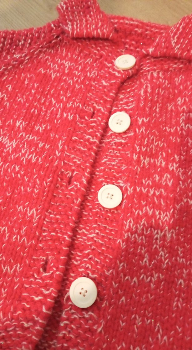 Kız Çocuk Kırmızı Düğmeli Triko Hırka - Görsel 2