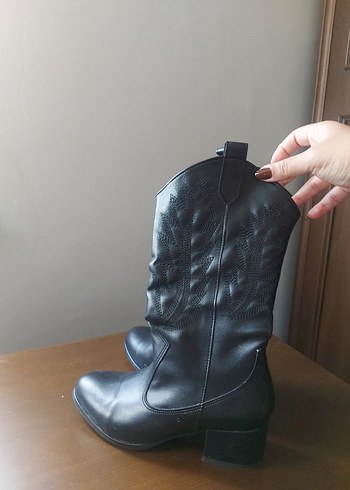 Kadın Siyah Deri Dizaltı Topuklu Kovboy Bot