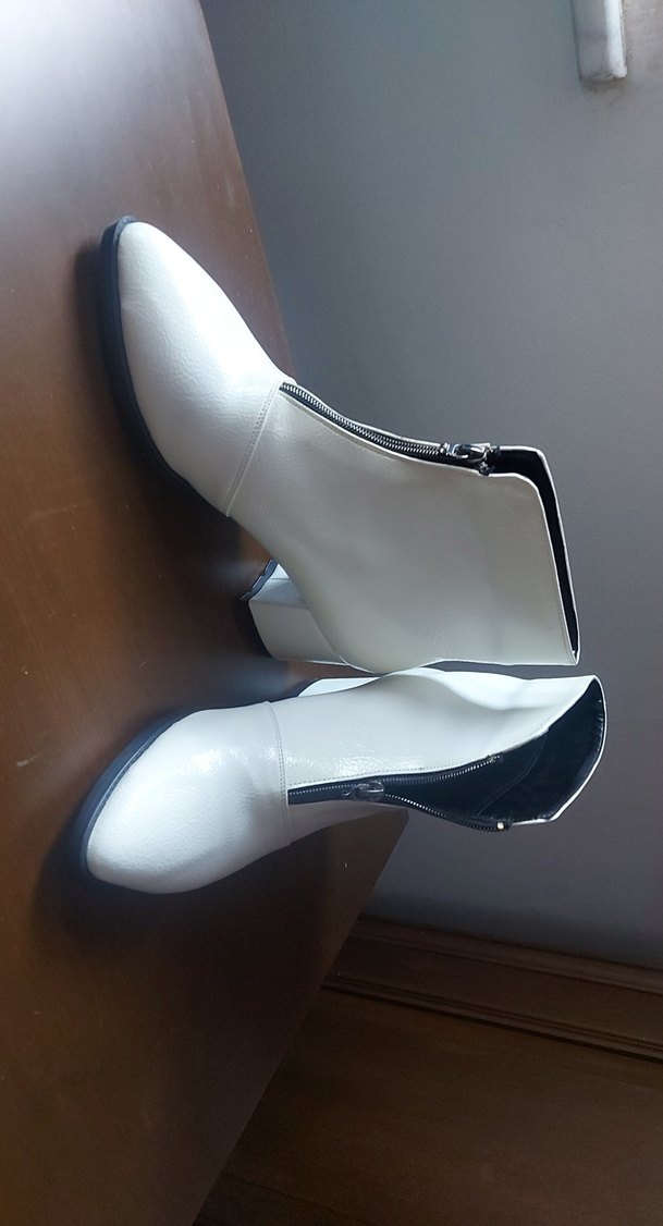 Minimalist Beyaz Fermuarlı Dolgu Topuk Bot - Görsel 2