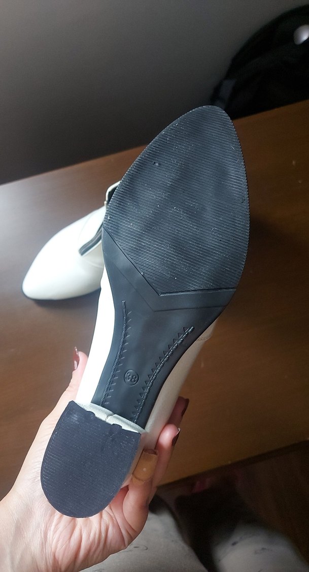 Minimalist Beyaz Fermuarlı Dolgu Topuk Bot - Görsel 3