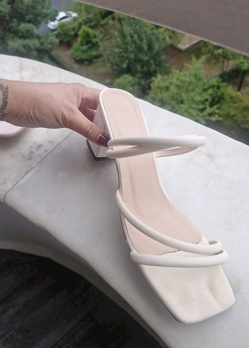 38 Beden Beyaz Minimalist Topuklu Kadın Sandalet