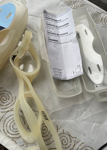 Crivit Beach Beyaz Parlak Yüzücü Gözlüğü tanesi 190 - Görsel 3