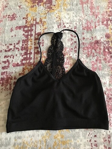 Crop bustiyer