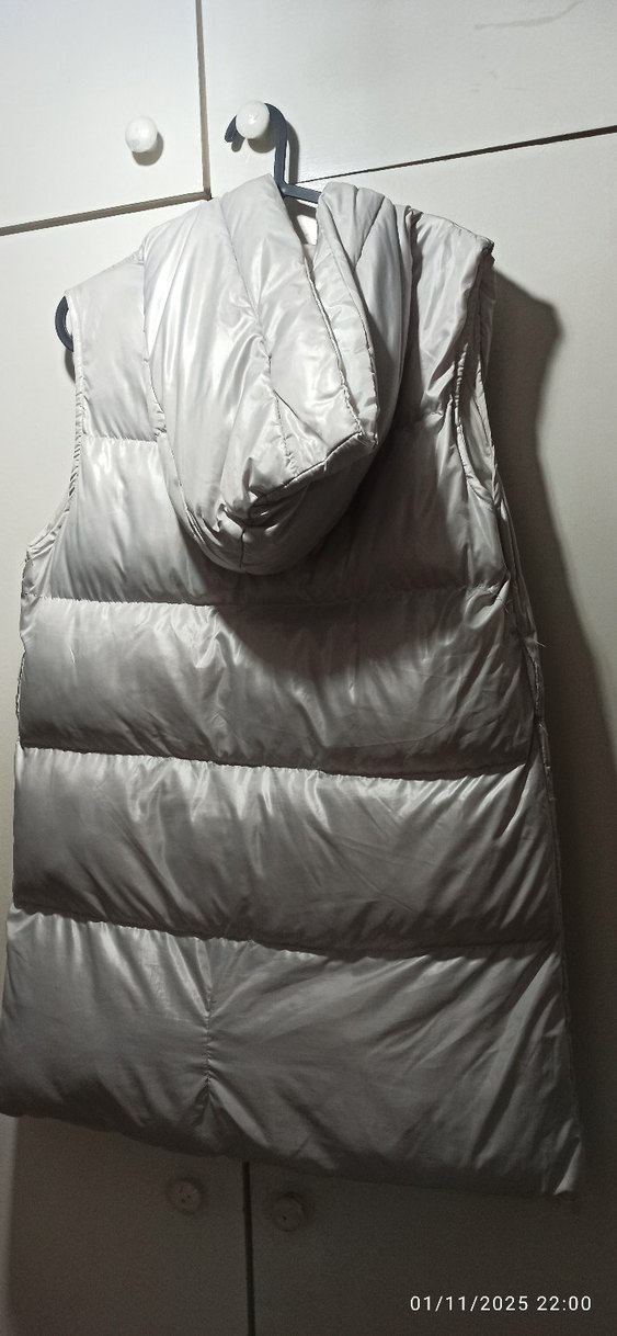 Gri Kapüşonlu Kadın Şişme Yelek - Görsel 2