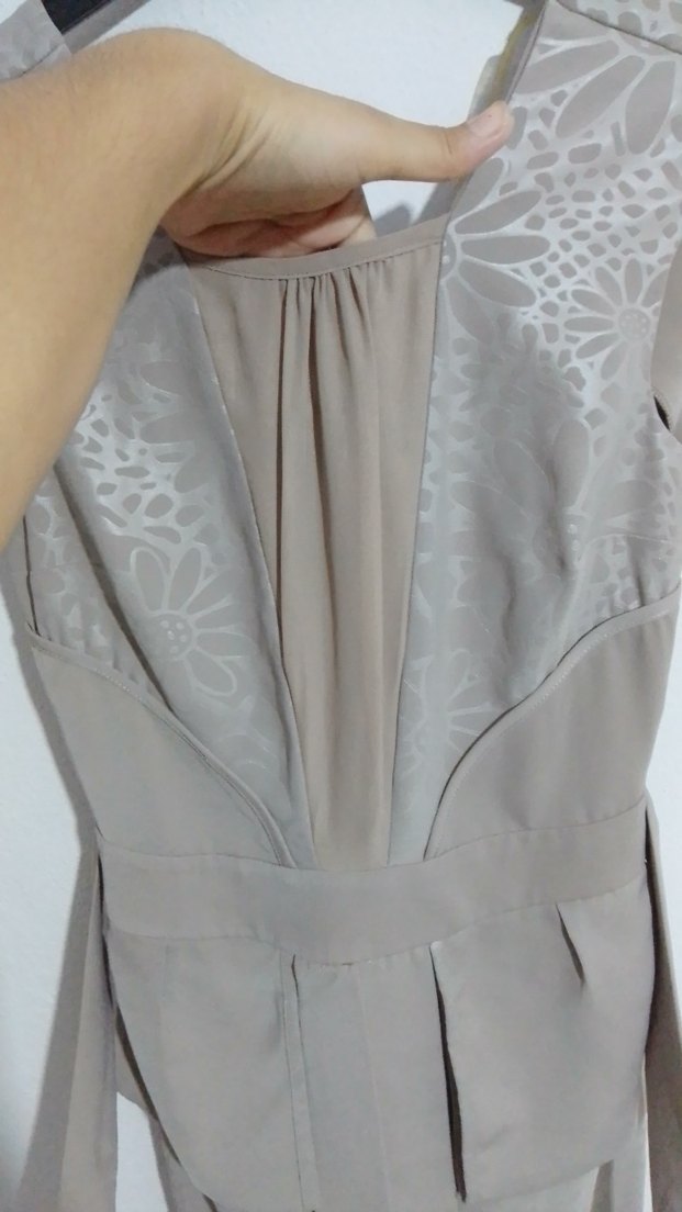 Bej Kemerli Midi Elbise ofis ve davetlere uygun - Görsel 3