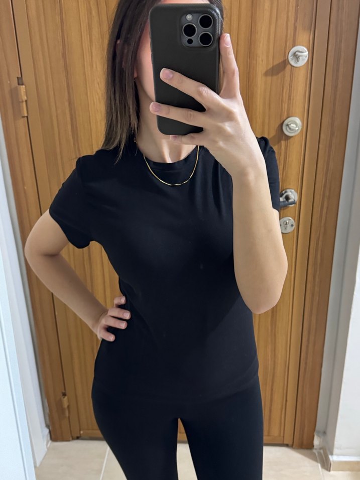 Siyah Kadın Kısa Kollu Tişört - Görsel 2