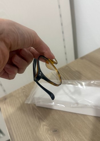 Kadın Kahverengi Transparan Minimalist Gözlük - Görsel 4