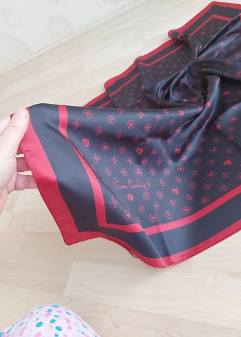 Beden bordo Renk pierre cardin eşarp