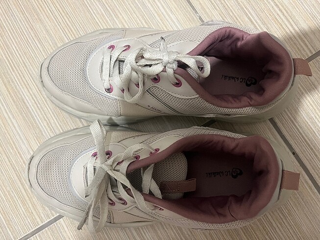 LC Waikiki LCW kız çocuk spor ayakkabı