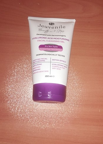 Jeuvenile Hyaluronik Asit Nemlendirici Yüz Temizleme Jeli 150 ml