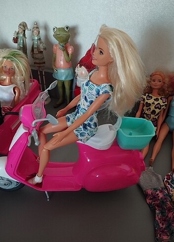 Barbie ve motorsikleti
