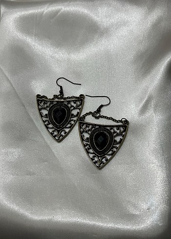 Siyah Boncuklu Gotik Üçgen Küpeler - Görsel 3