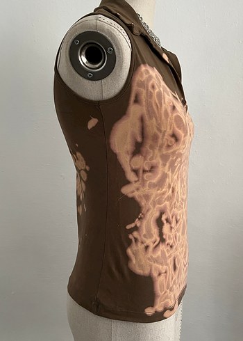 Düğmeli Batik Desenli Kolsuz Bluz - Görsel 3