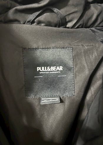 Pull and Bear Siyah Kapüşonlu Kadın Kışlık Mont