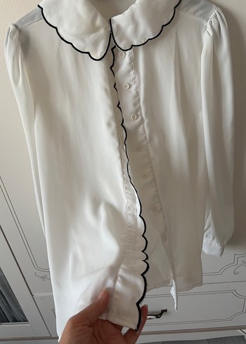Uzun Kollu Bebe Yaka Beyaz Gömlek - Görsel 3