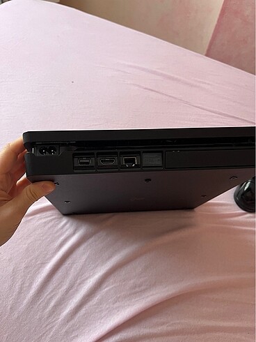 Beden Renk Ps4 silim 1tb +2kol ve yanında şarj aleti
