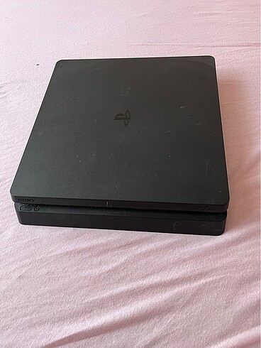 Ps4 silim 1tb +2kol ve yanında şarj aleti