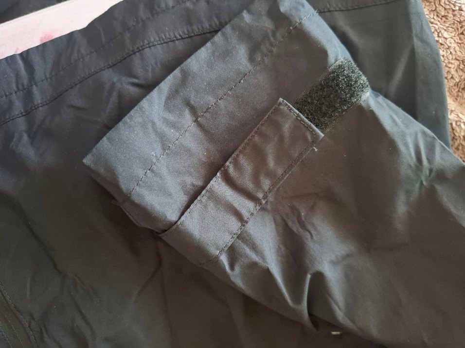 Siyah Kapüşonlu Fermuarlı Kadın Spor Yagmurluk Ceket - Görsel 5