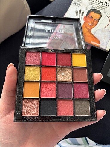 Nyx ultimate phoenix far paleti