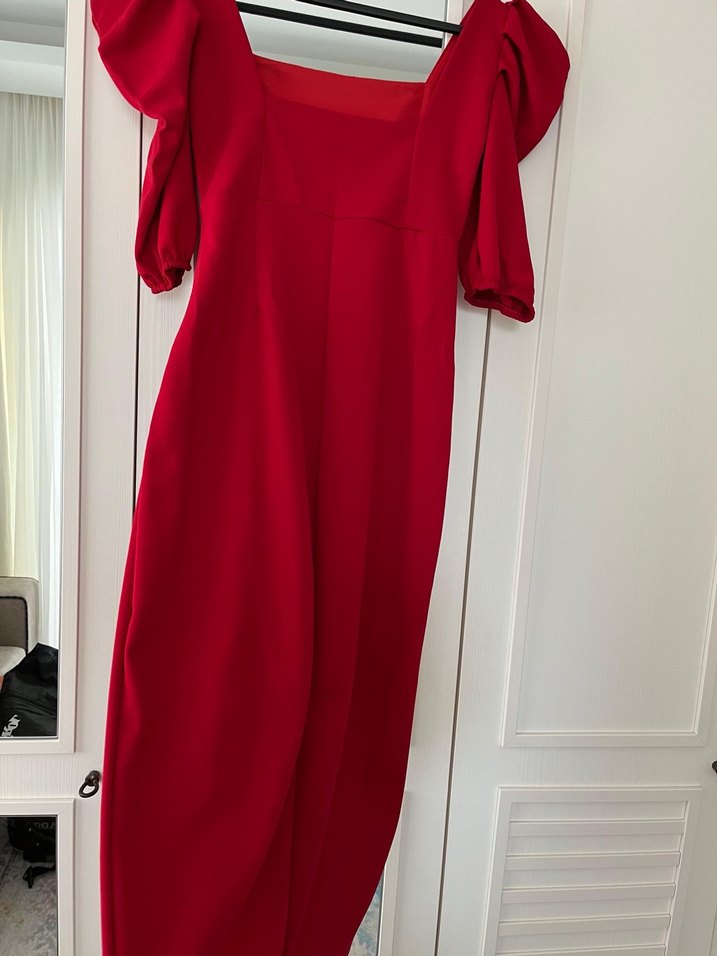 Parlak Kırmızı Drapeli Midi Abiye Elbise - Görsel 2