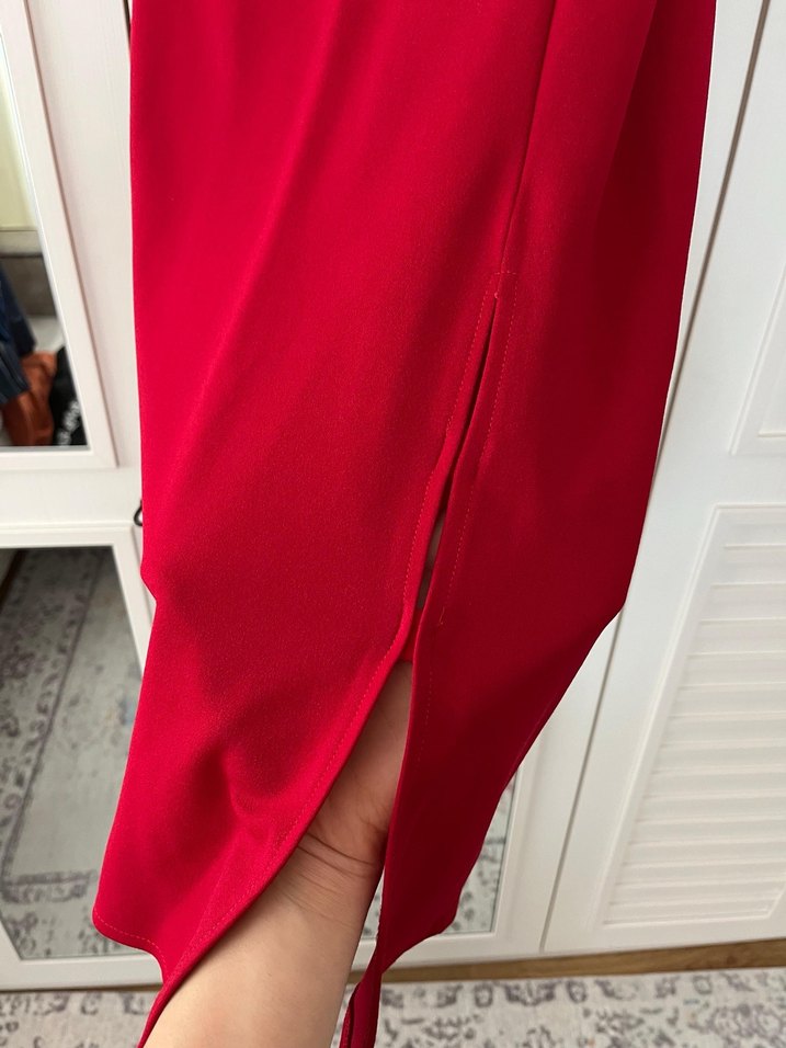 Parlak Kırmızı Drapeli Midi Abiye Elbise - Görsel 3