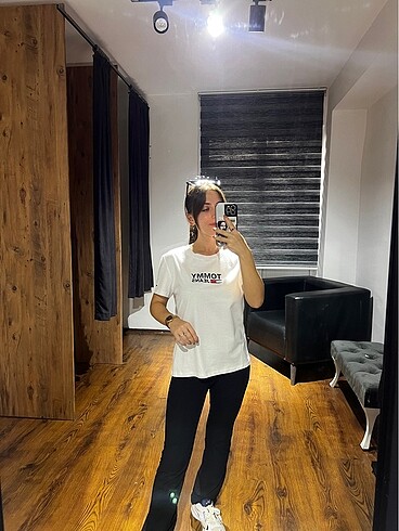 m Beden beyaz Renk TOMMY HİLFİGER PAMUKLU ORİJİNAL TŞÖRT