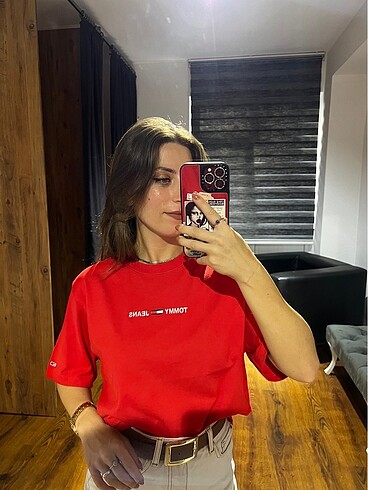 m Beden TOMMY HİLFİGER KIRMIZI PAMUKLU TİŞÖRT