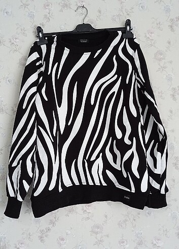 Zara sweat