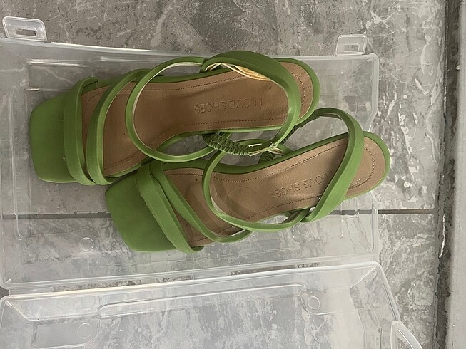 Diğer Yeşil topuklu sandalet