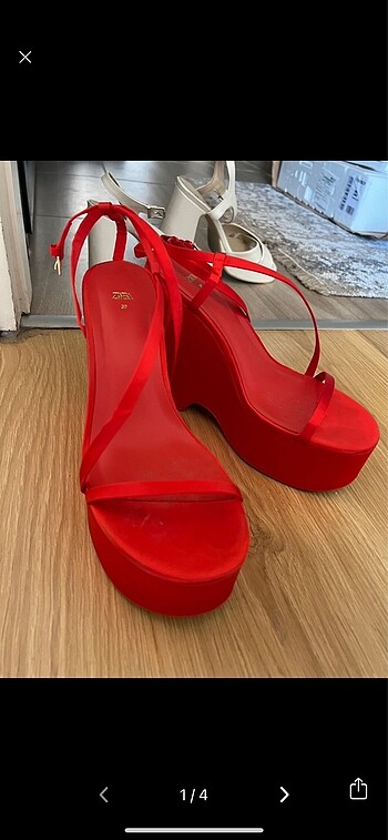 Zara kırmızı saten sandalet