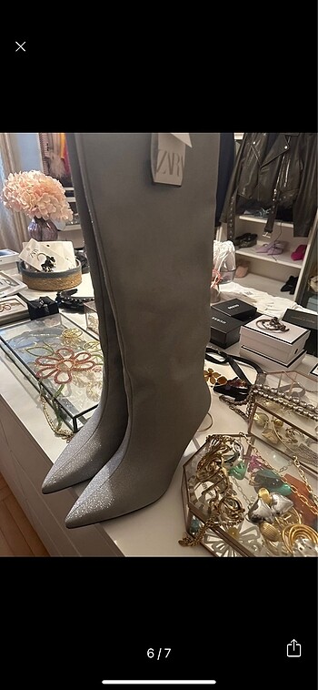 40 Beden Zara simli gümüs çizme