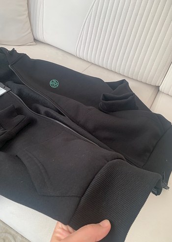 Mühür Logo Nakışlı Siyah Fermuarlı Sweatshirt - Görsel 2