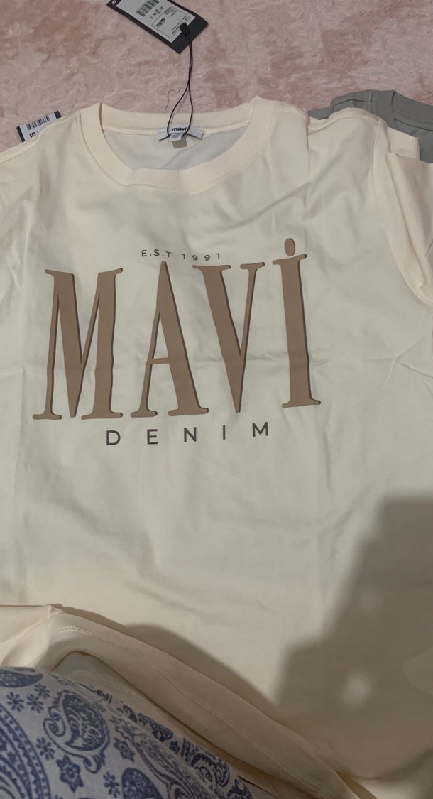 Bej Baskılı Mavi Denim Tişört - Görsel 2