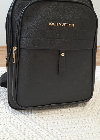 Louis Vuitton Siyah Deri Sırt Çantası