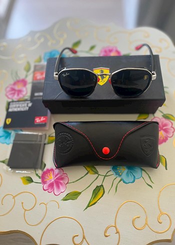 Ray Ban