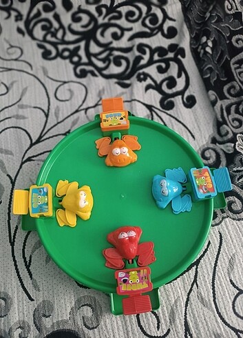 Beden 4 kişilik kurbağa oyunu