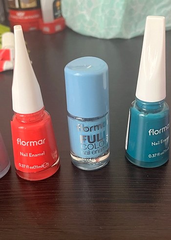 Flormar Canlı Mavi Oje