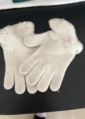 Örgü Beyaz Kadın Eldiveni - Görsel 2