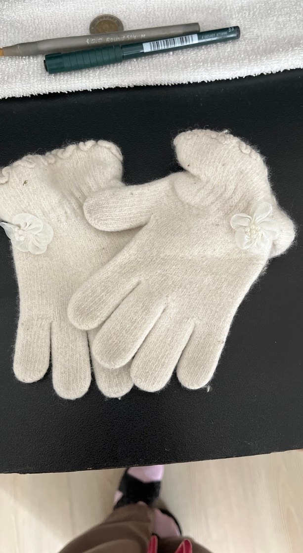 Örgü Beyaz Kadın Eldiveni - Görsel 2
