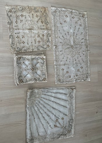 Nakışlı Bohem Beyaz Gri Masa Örtüsü