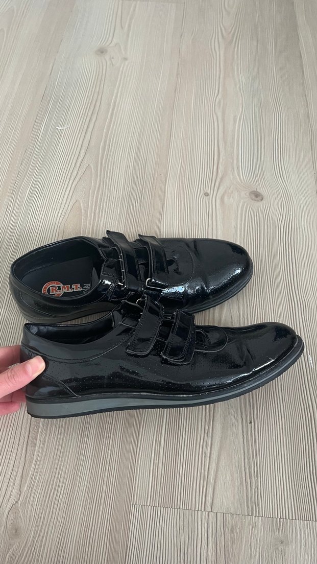 Erkek Siyah Parlak Rugan Klasik Topuklu Ayakkabı - Görsel 3